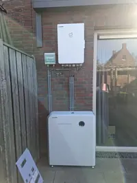 Batterijsysteem 12 k W 18 k Wh inclusief noodstroomkast vd Vleuten Batterijsysteem 12 k W 18 k Wh inclusief noodstroomkast vd Vleuten